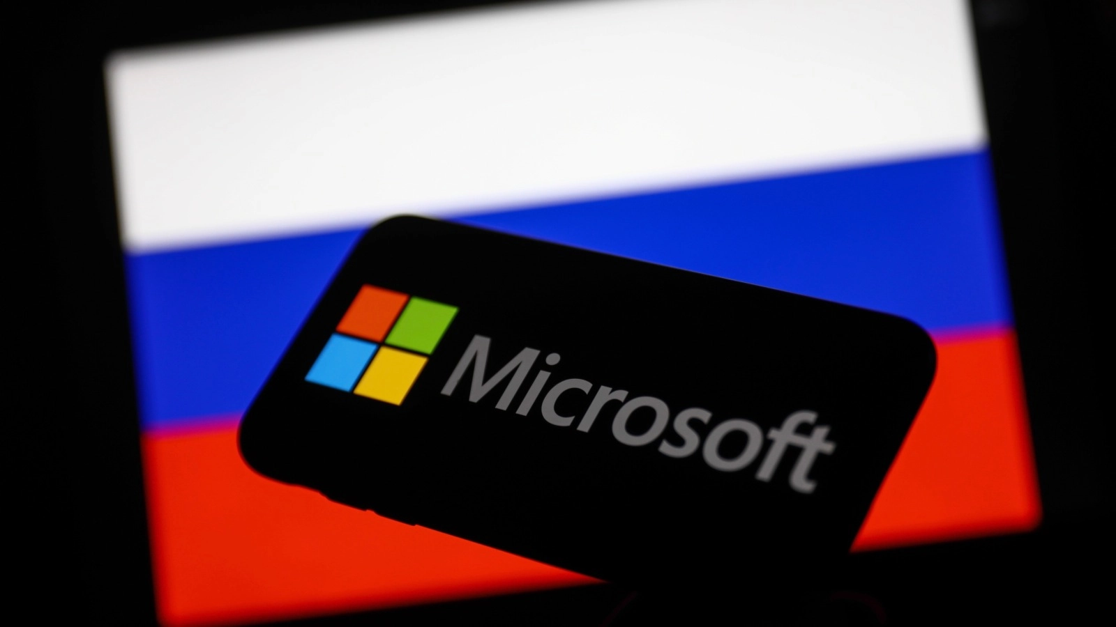 Microsoft do të ndalojë shitjet në Rusi, duke përmendur pushtimin "e paligjshëm" të Ukrainës